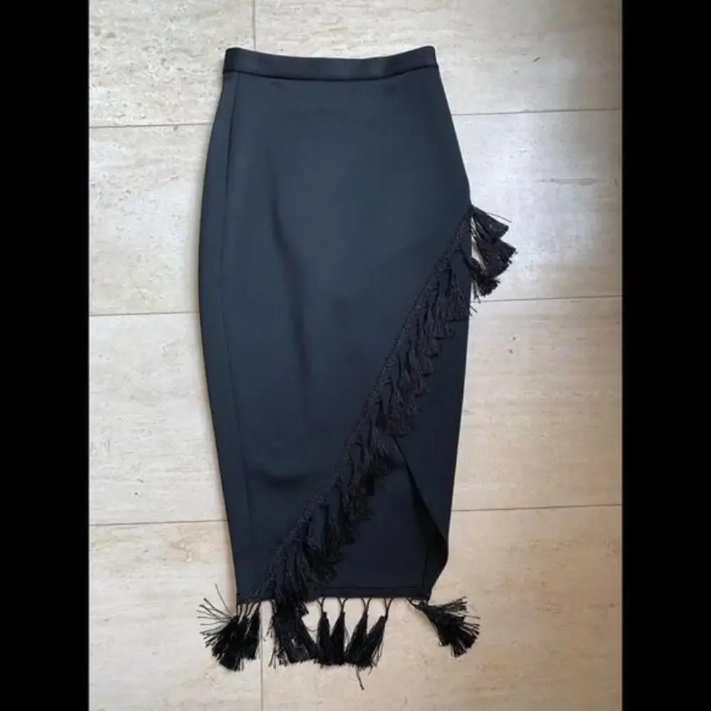 asos Form Fitting size 6 Black Tassels Skirt Made In‎ UK - Picture 6 of 7